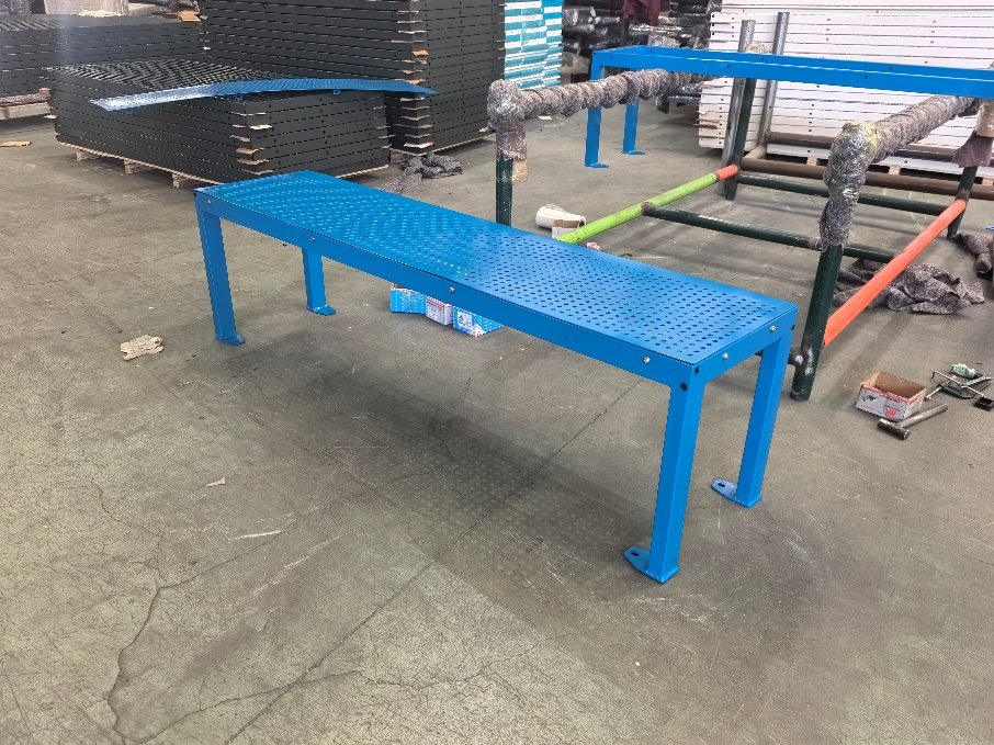 Court Seat 4 Legs